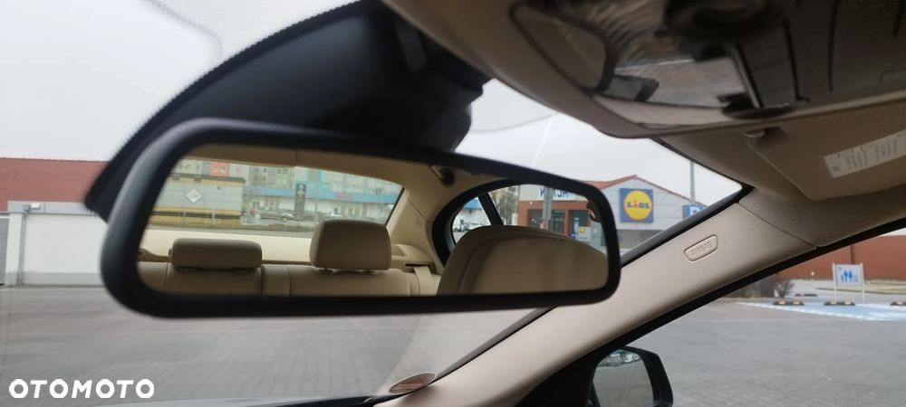 BMW Seria 5 525d - 22