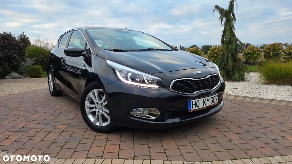 Kia Ceed 1.6 CRDi 128 Dream Team Edition - 3
