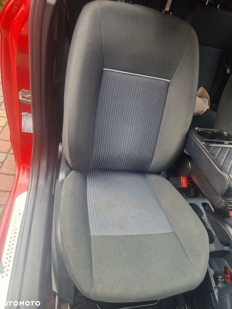 Ford Fiesta 1.25 Ambiente EU5 - 33