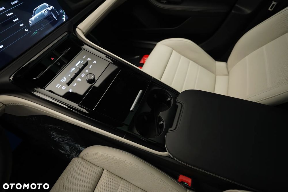 Porsche Panamera - 21