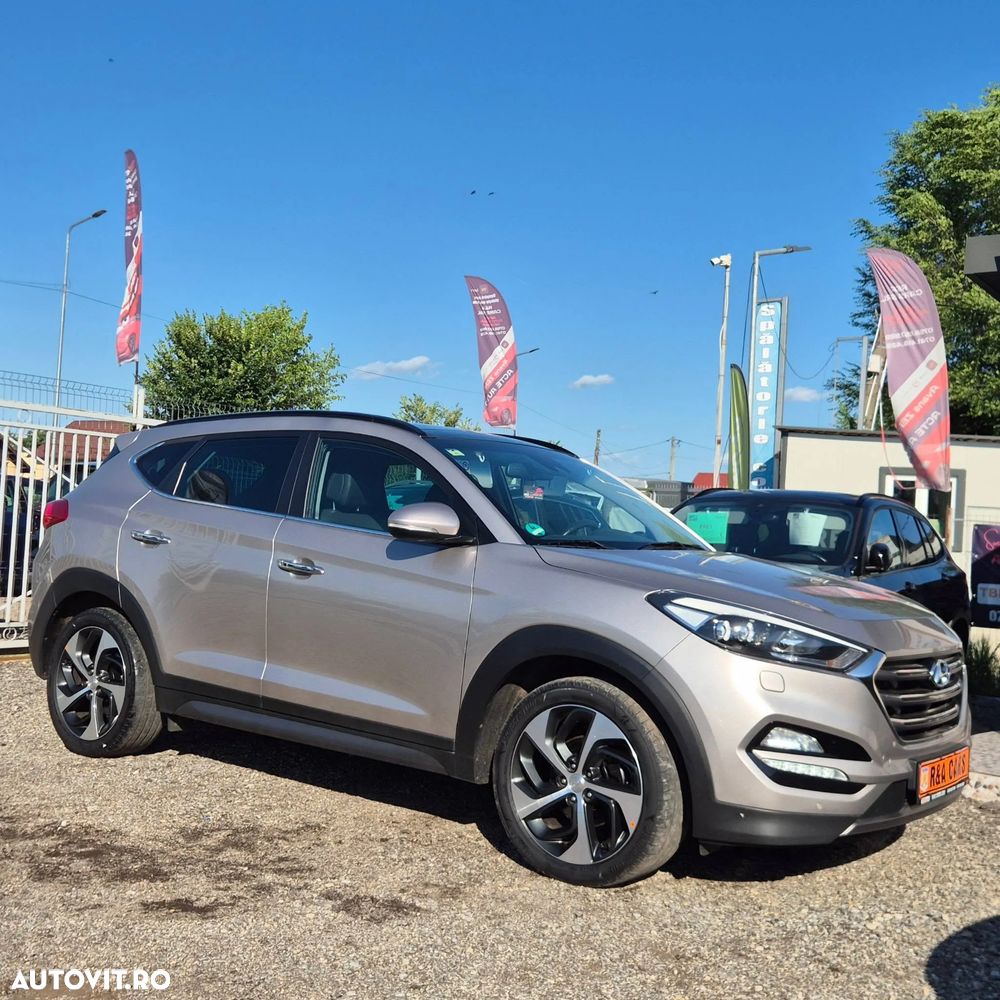 Hyundai Tucson 2.0 CRDI 4WD 6MT Luxury Pack+ - 12