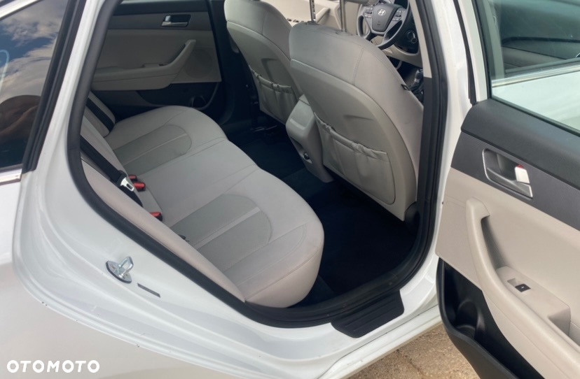 Hyundai Sonata - 8