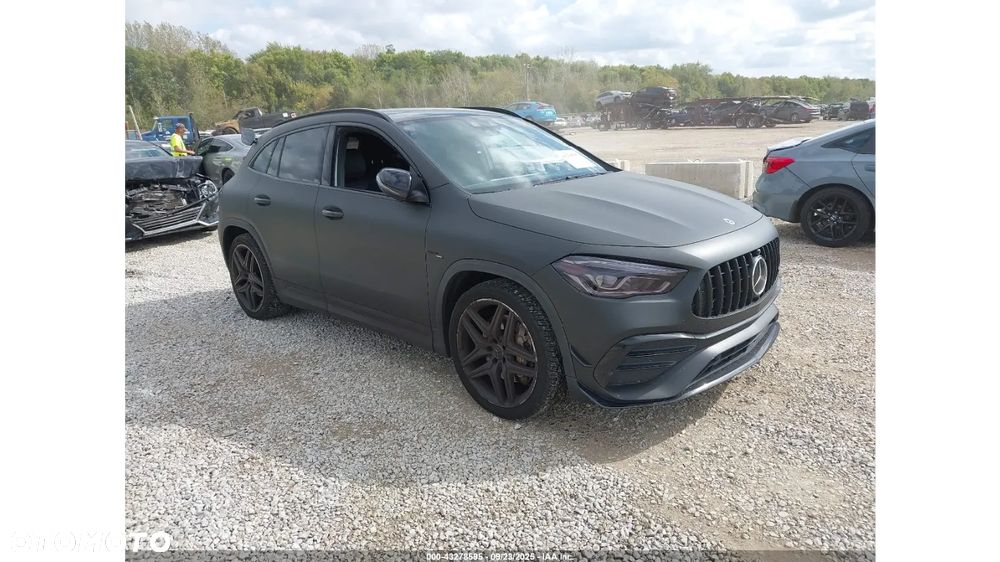 Mercedes-Benz GLA - 1