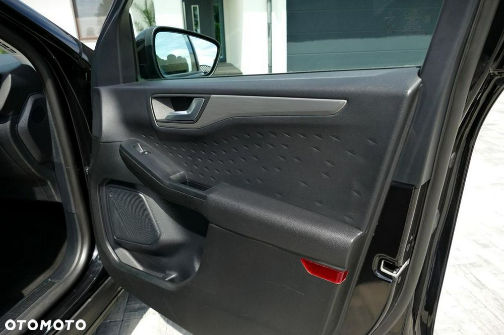 Ford Kuga - 25