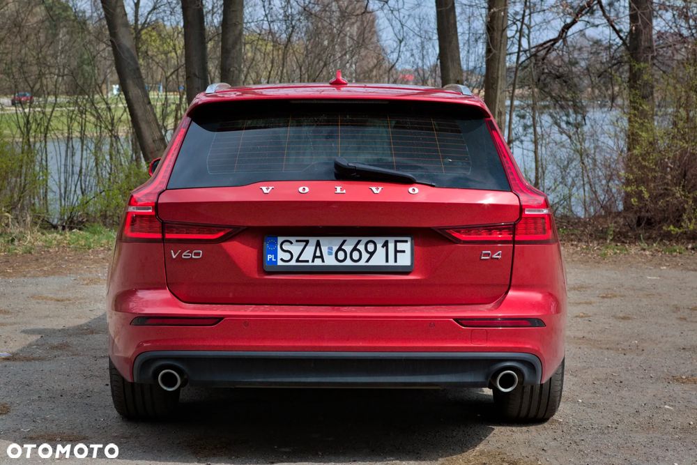 Volvo V60 D4 Momentum - 9