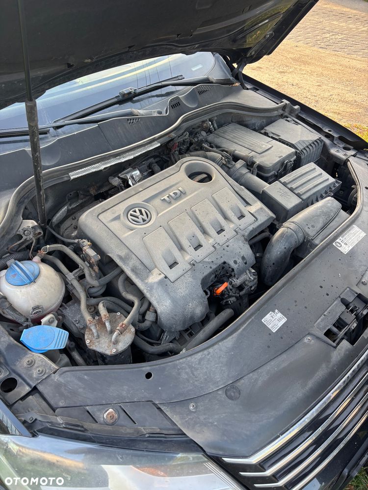 Volkswagen Passat - 11