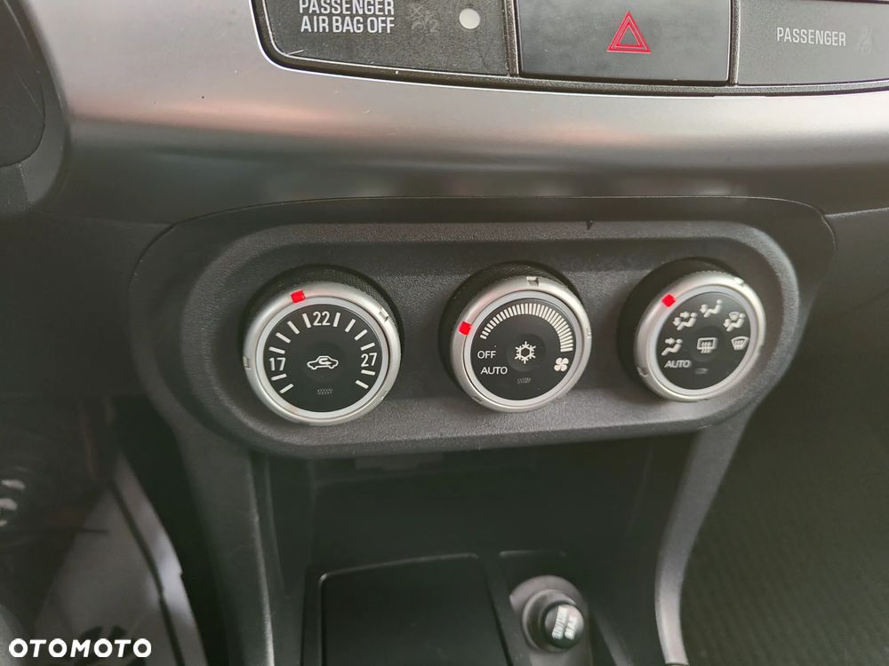 Mitsubishi Lancer 1.8 Intense - 25