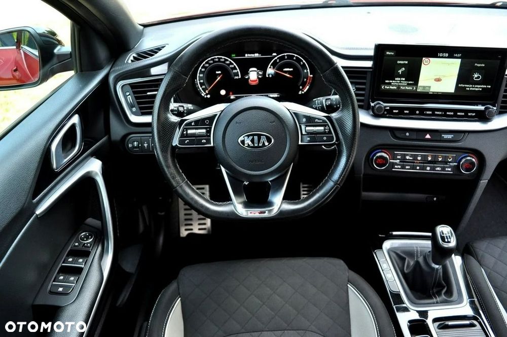 Kia ProCeed 1.4 T-GDI GT Line - 26