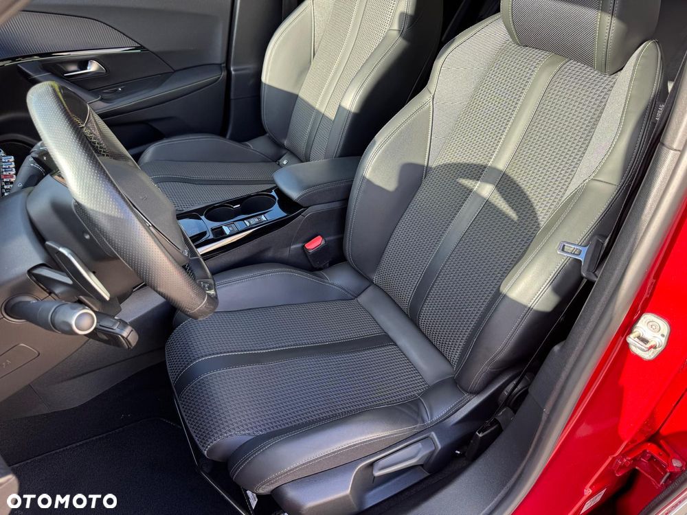 Peugeot 2008 1.2 PureTech GT Line S&S EAT8 - 13