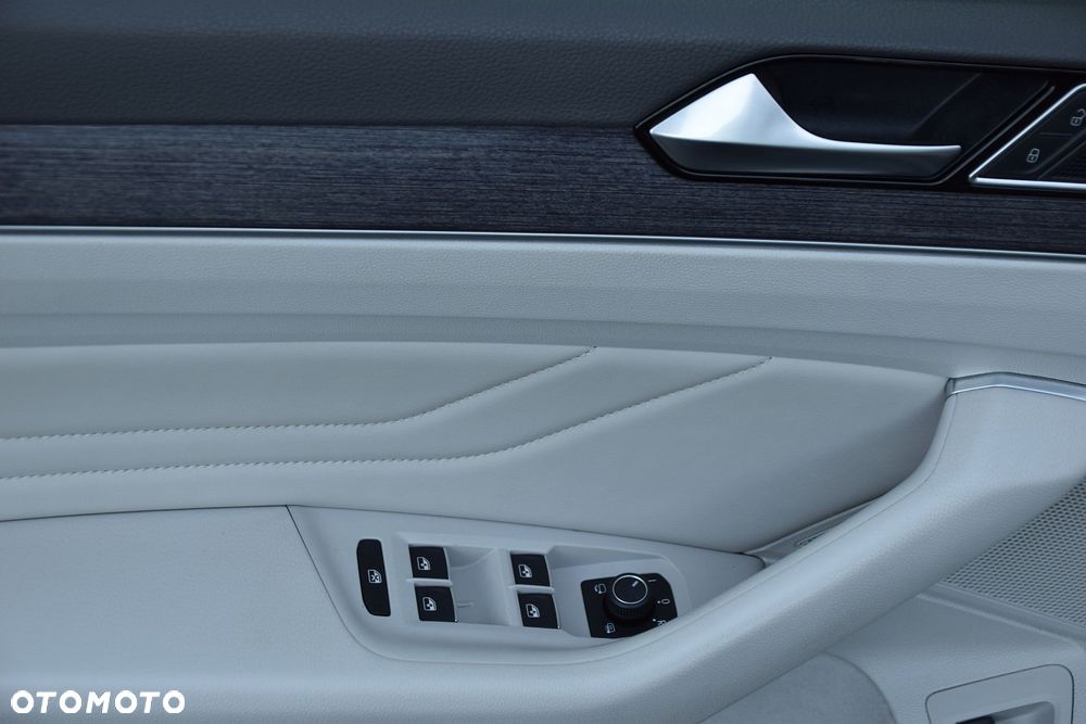 Volkswagen Passat 2.0 TDI 4Mot Elegance DSG - 29