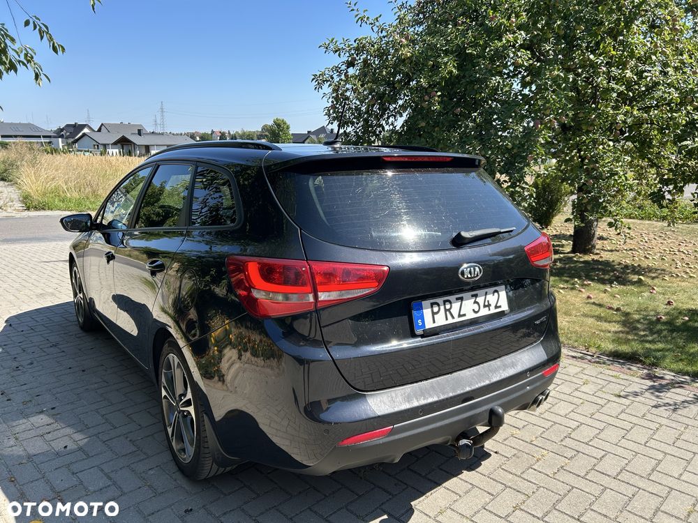 Kia Ceed - 4