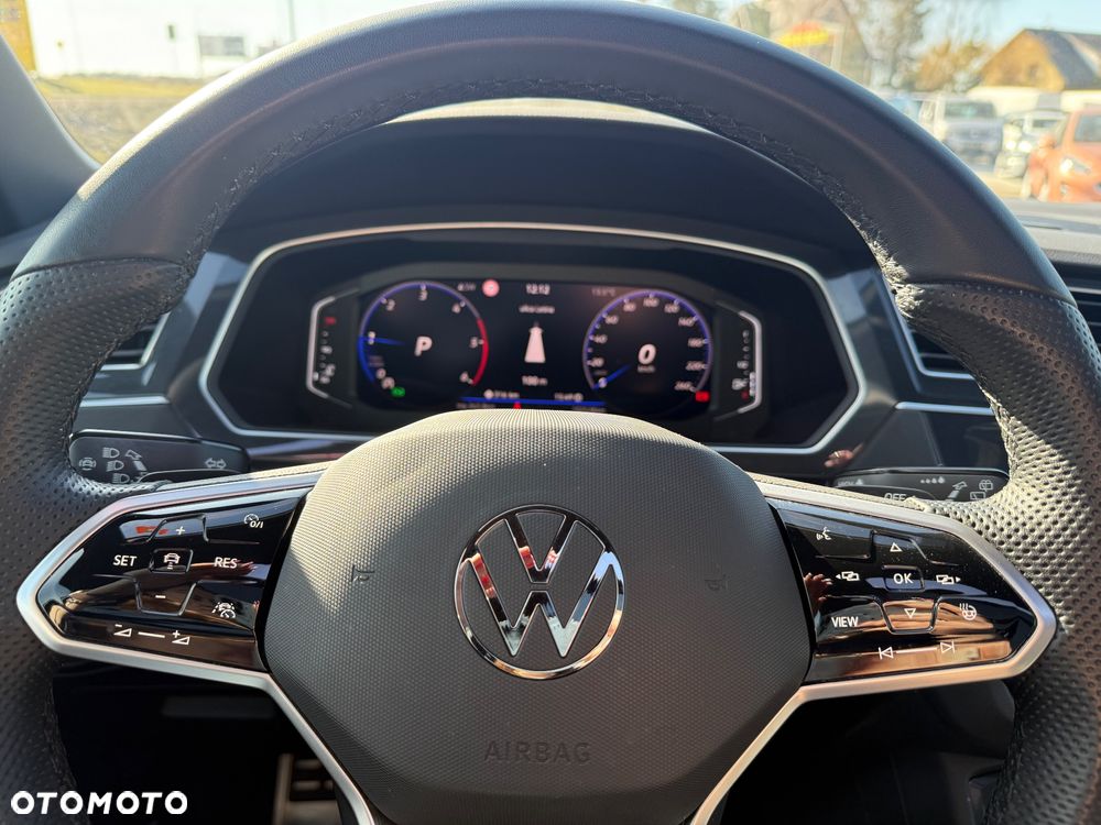 Volkswagen Tiguan 2.0 TDI SCR 4MotION DSG R-Line - 12