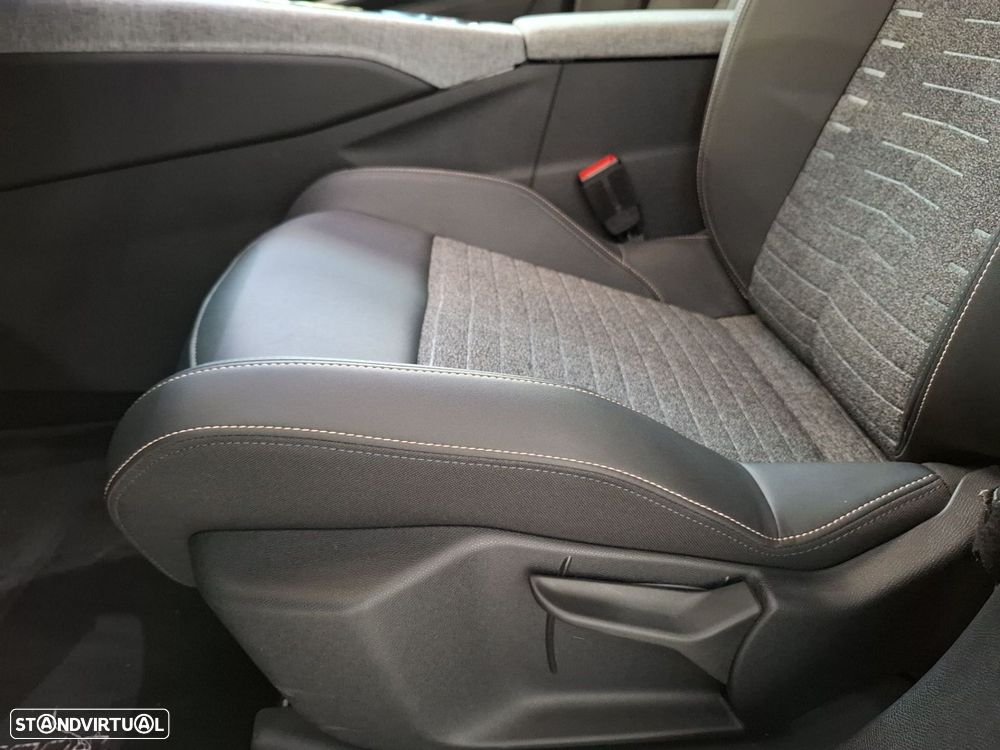 Peugeot 5008 1.2 Hybrid Allure e-DCS6 - 26