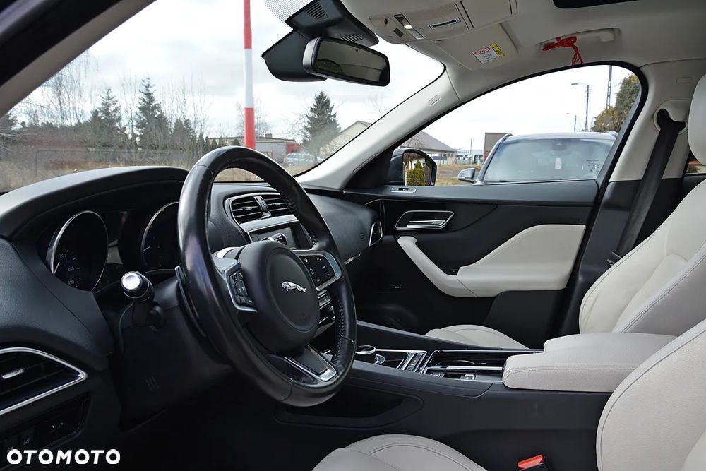 Jaguar F-Pace 2.0 i4D AWD Prestige - 17