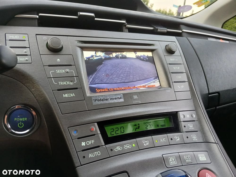Toyota Prius (Hybrid) Executive - 34