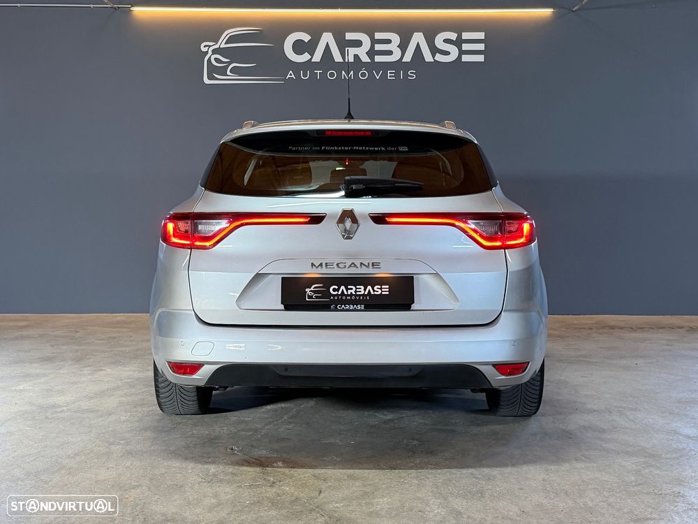 Renault Mégane Sport Tourer BLUE dCi 115 ZEN - 4