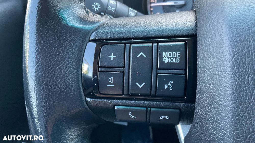 Toyota Hilux 2.4D 150CP 4x4 Double Cab AT Executive - 25