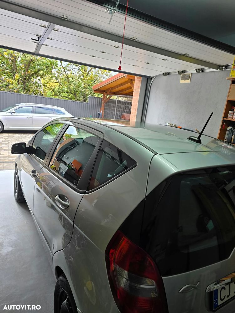 Mercedes-Benz A 180 - 9