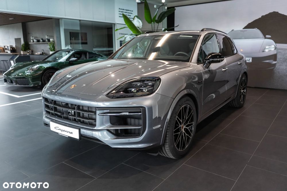 Porsche Cayenne E-Hybrid PHEV Black Edition - 2