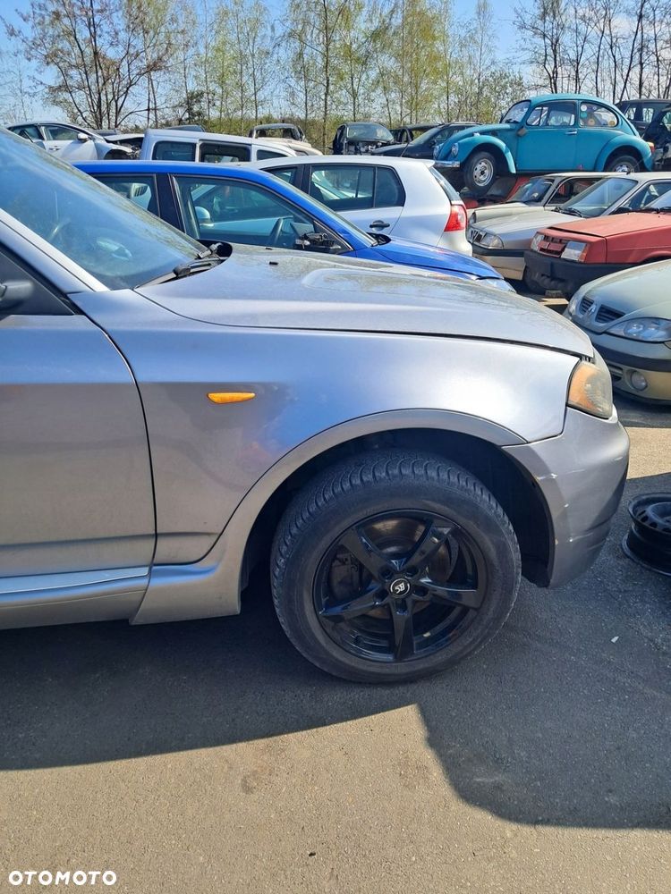BMW X3 E83 Silbergrau metallic A08/7 błotnik prawy przód bez nakładki - 1