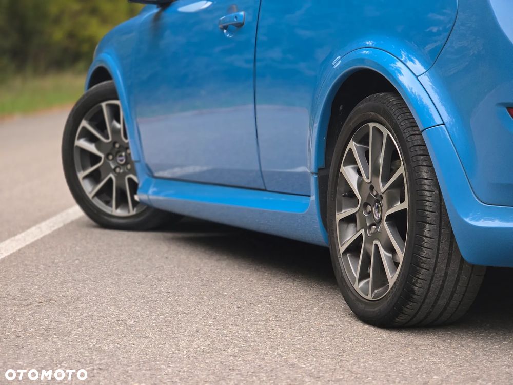 Volvo C30 D2 DRIVe R-Design - 36