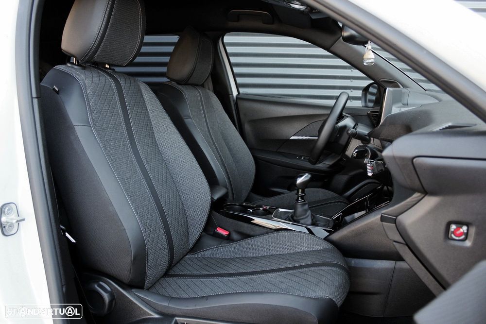 Peugeot 2008 1.2 Allure - 27
