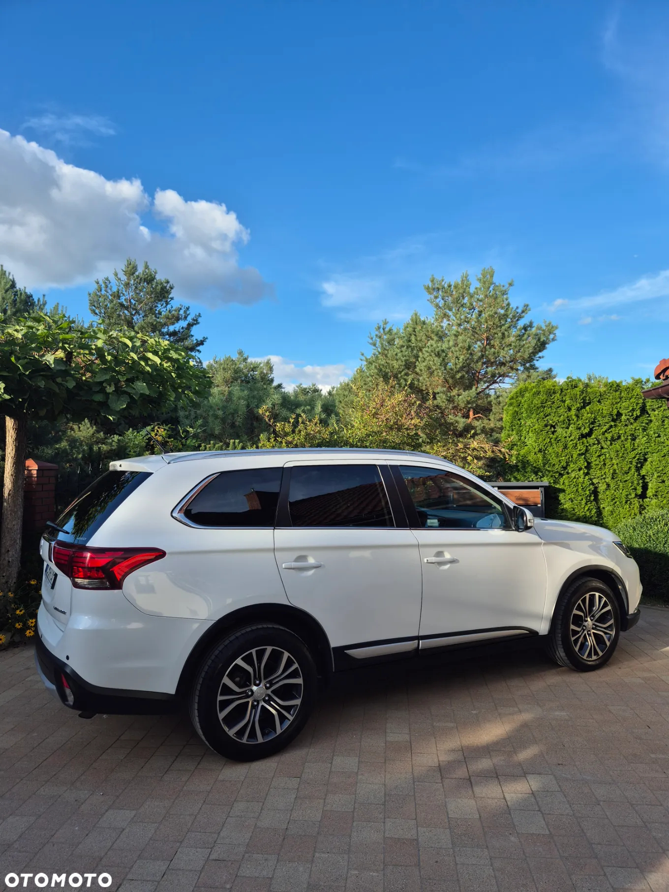 Mitsubishi Outlander 2.2 DID Intense + 4WD - 2