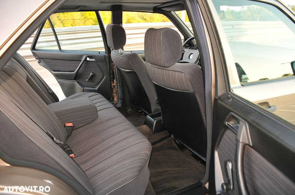 Mercedes-Benz E - 11