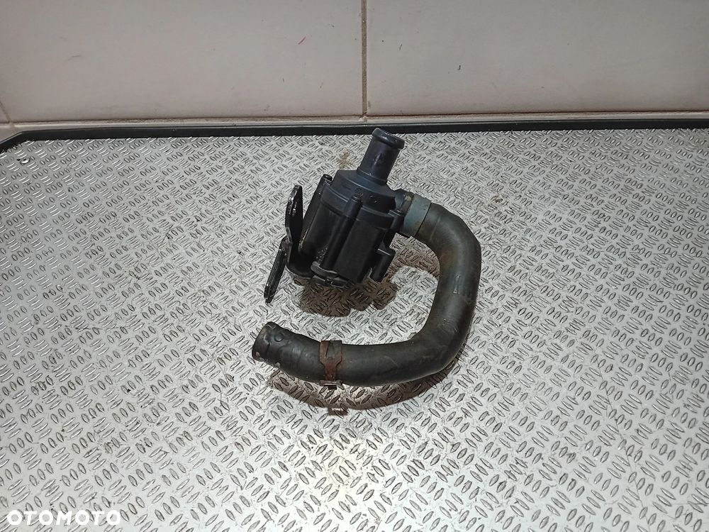 dodatkowa pompa wody Audi A4 B9 3.0 TDI 2016 04L965559A - 3