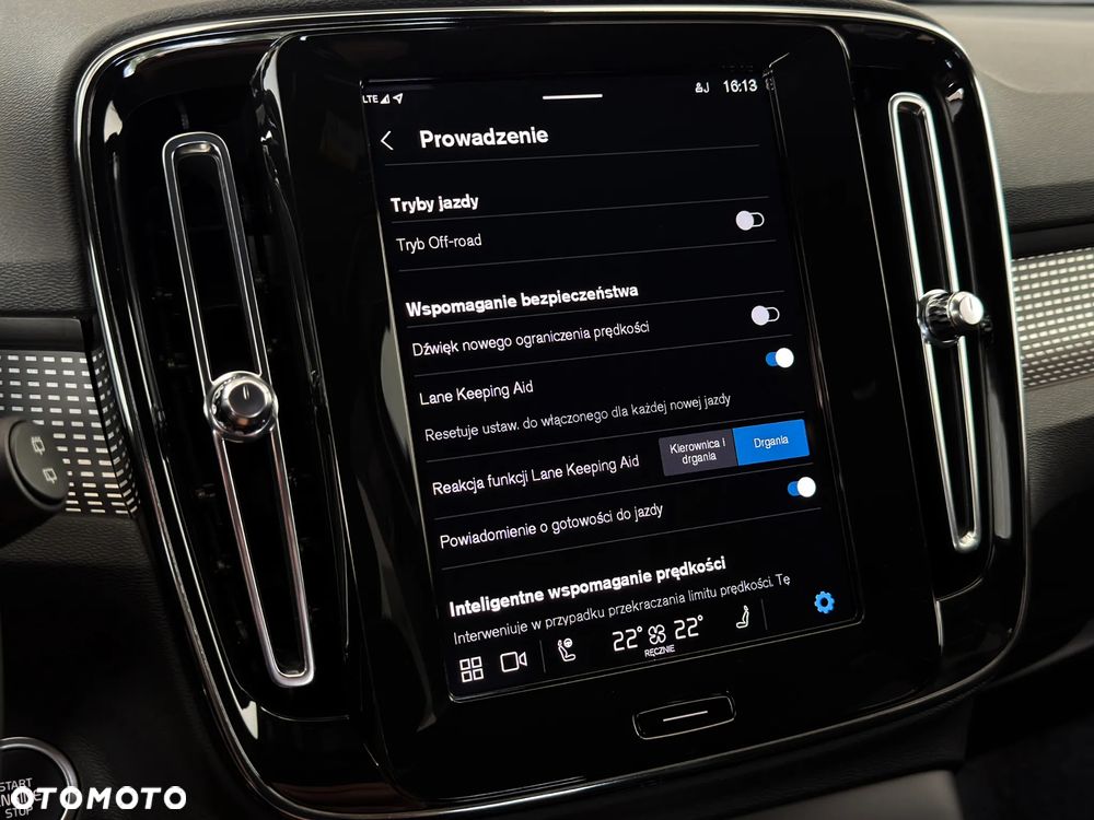Volvo XC 40 B3 B DKG Ultra Black Edition - 26