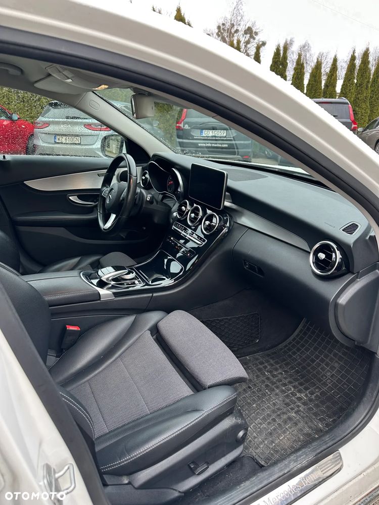 Mercedes-Benz Klasa C 180 7G-TRONIC - 11