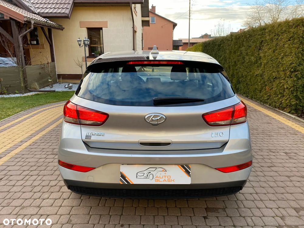 Hyundai i30 1.5 DPI Classic + - 12