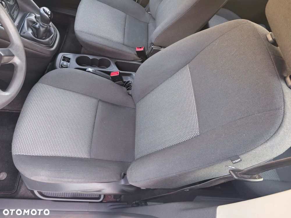 Ford Tourneo Connect Grand 1.5TDCi Ambiente - 20