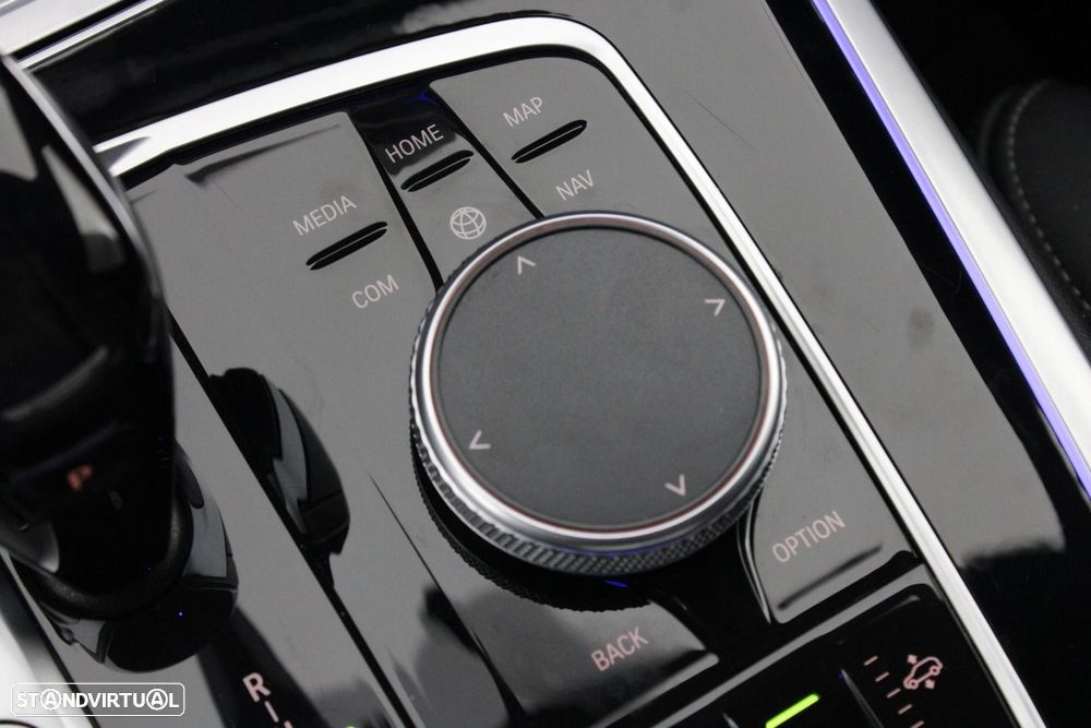 BMW X7 40 d xDrive Pack M — fotografia 36