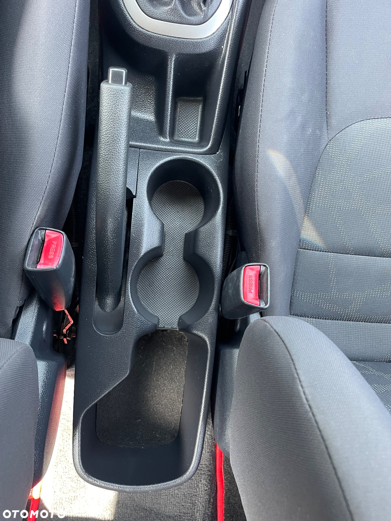 Kia Rio 1.4 L - 27