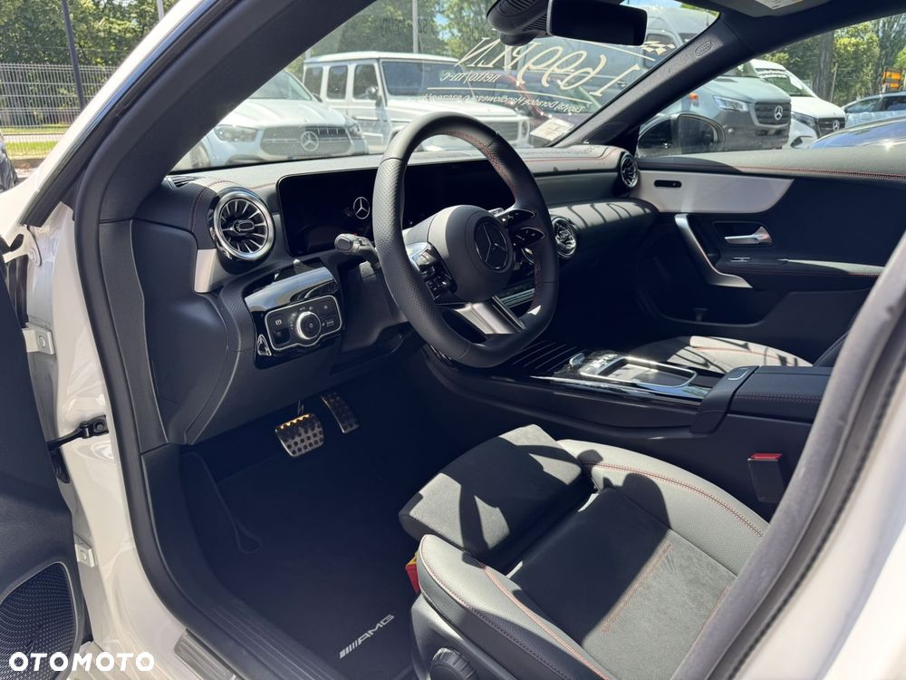 Mercedes-Benz Cla 2025 photo 3