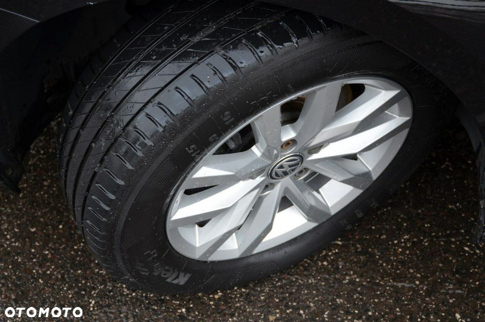 Volkswagen Passat - 10