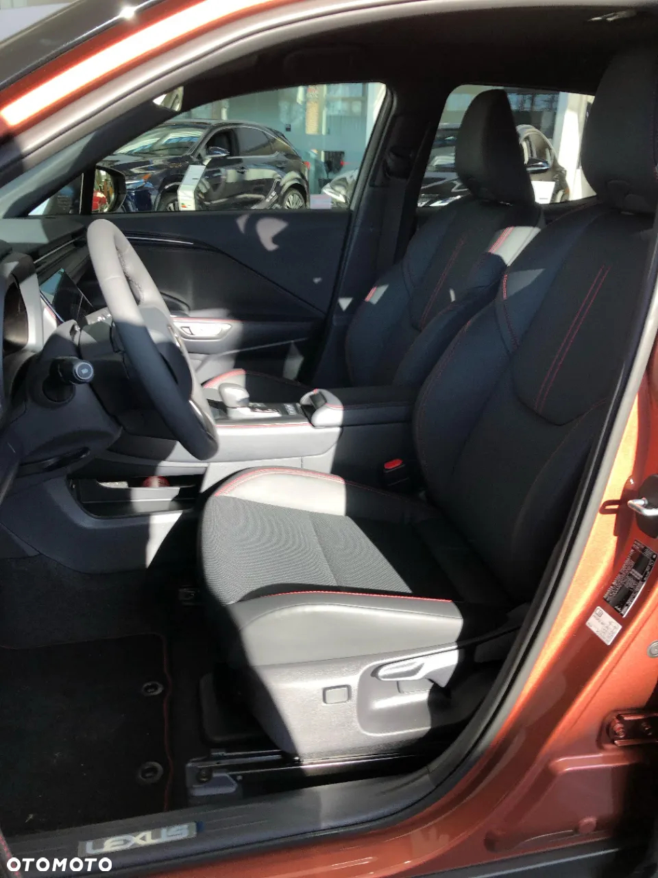 Lexus LBX 1.5 Hybrid Emotion - 12