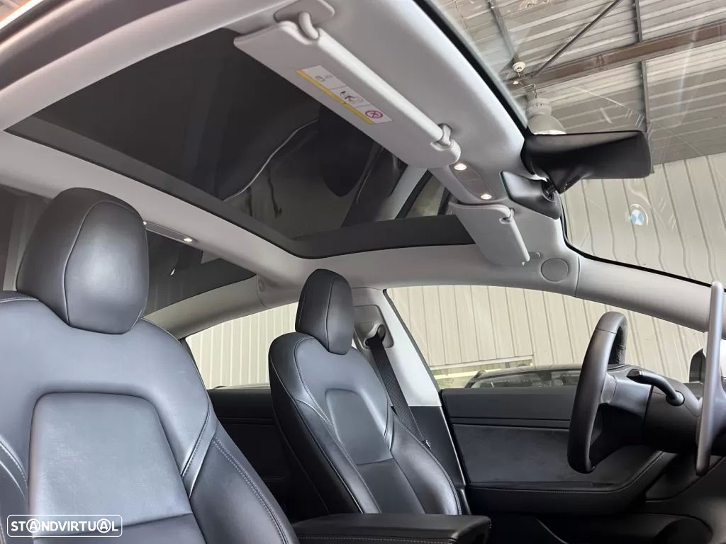 Tesla Model 3 Standard RWD Plus - 32