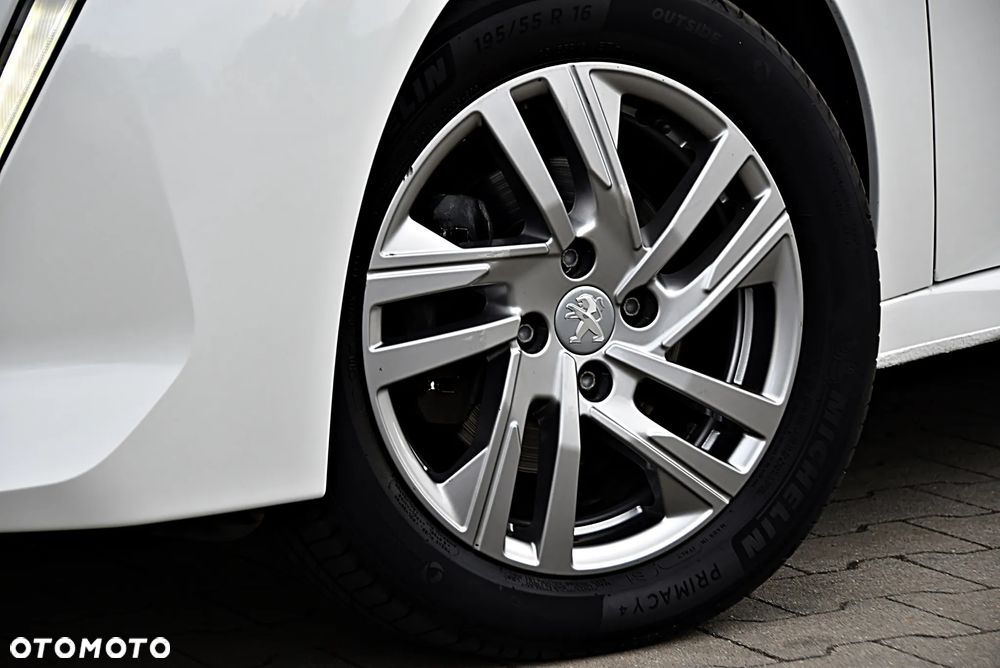 Peugeot 208 1.2 PureTech Allure Pack S&S EAT8 - 10