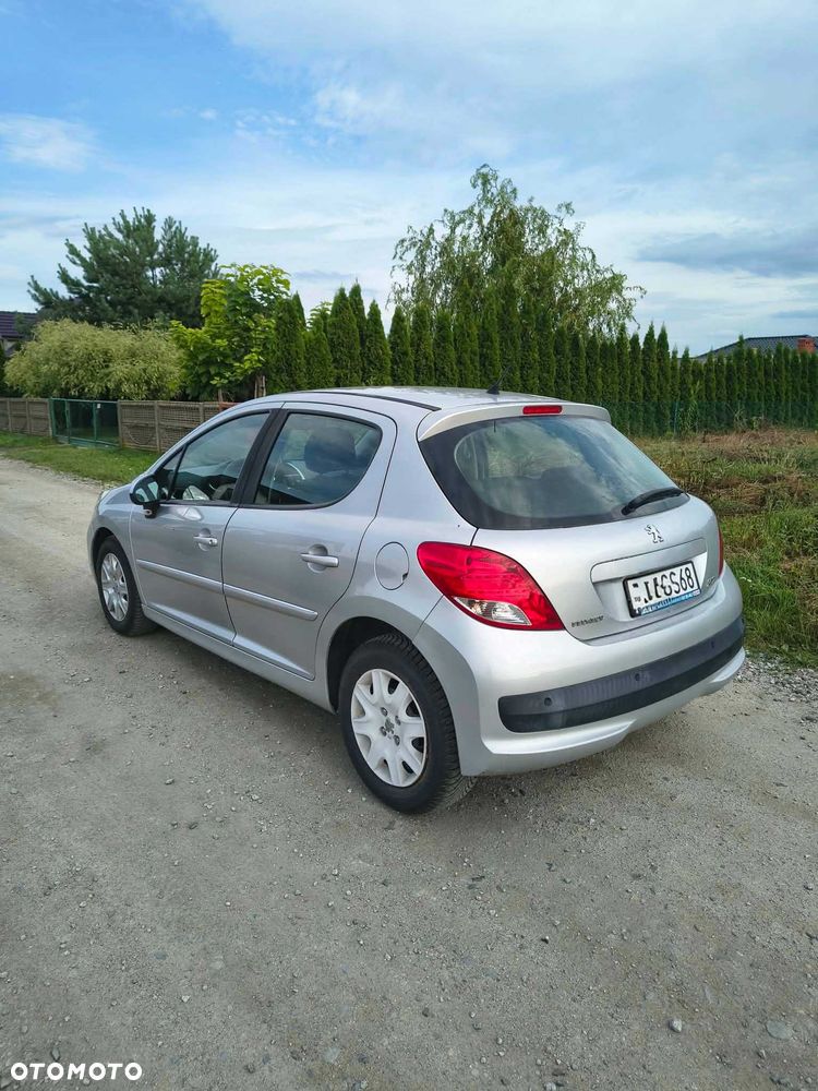 Peugeot 207 - 6