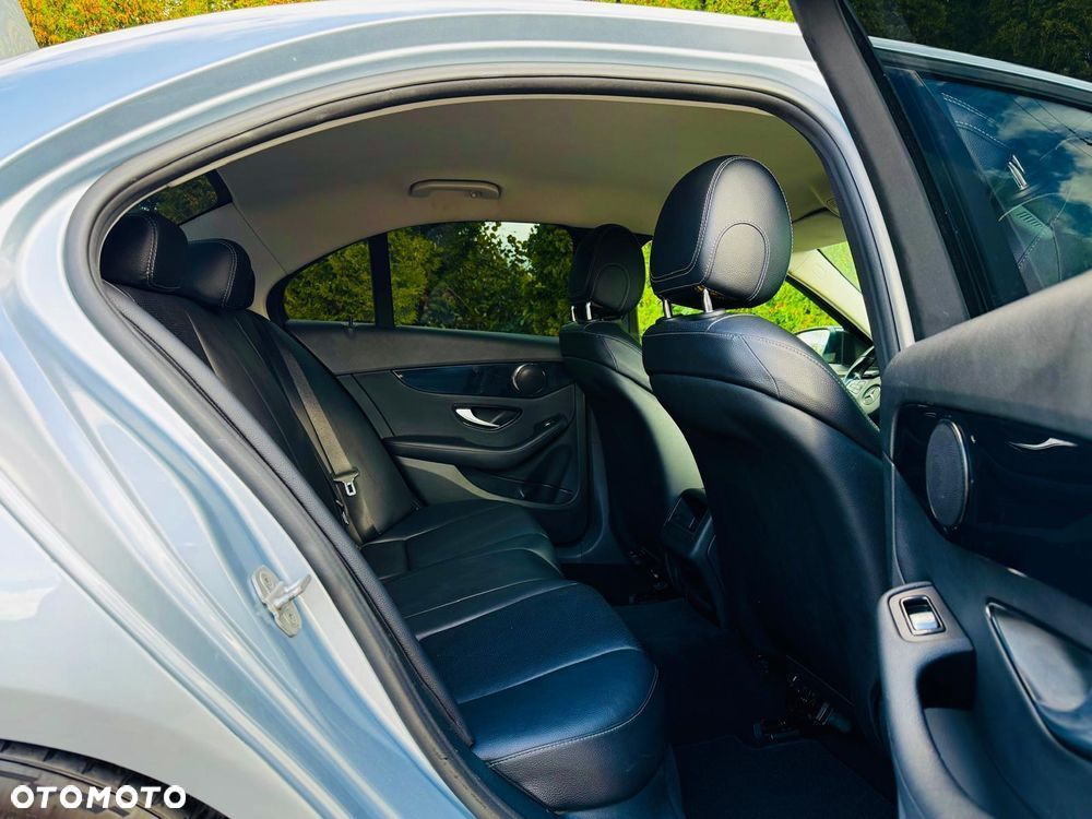 Mercedes-Benz Klasa C 220 (BlueTEC) d T AMG Line - 9
