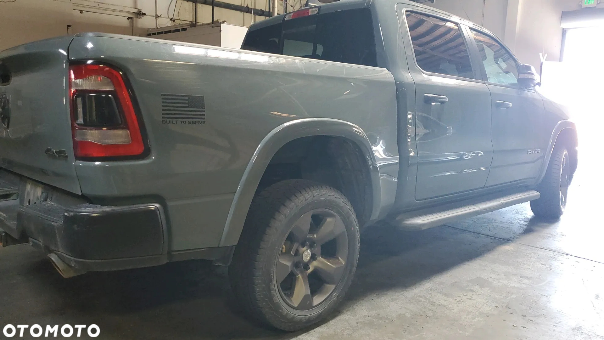 RAM 1500 Crew Cab Shortbed Bighorn - 9