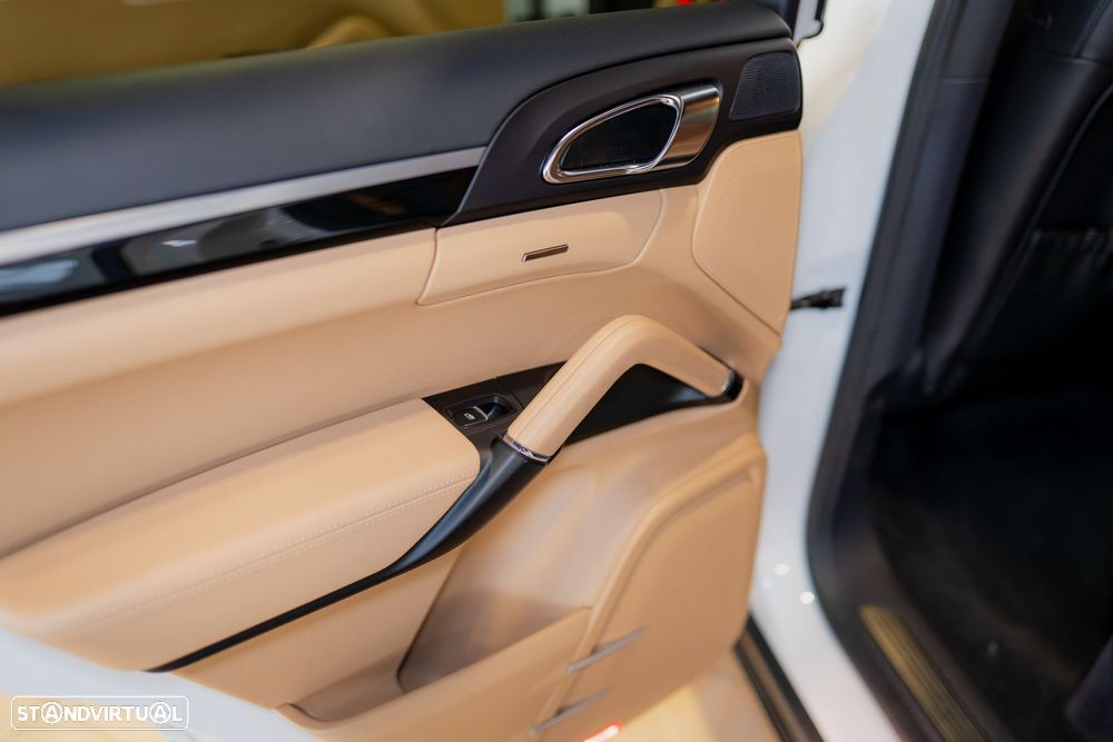 Porsche Cayenne S E-Hybrid - 33