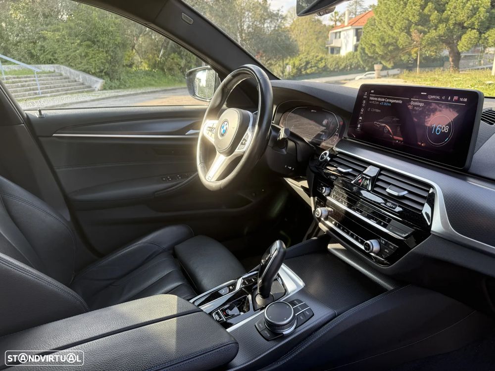 BMW 530 e Pack Desportivo M - 4