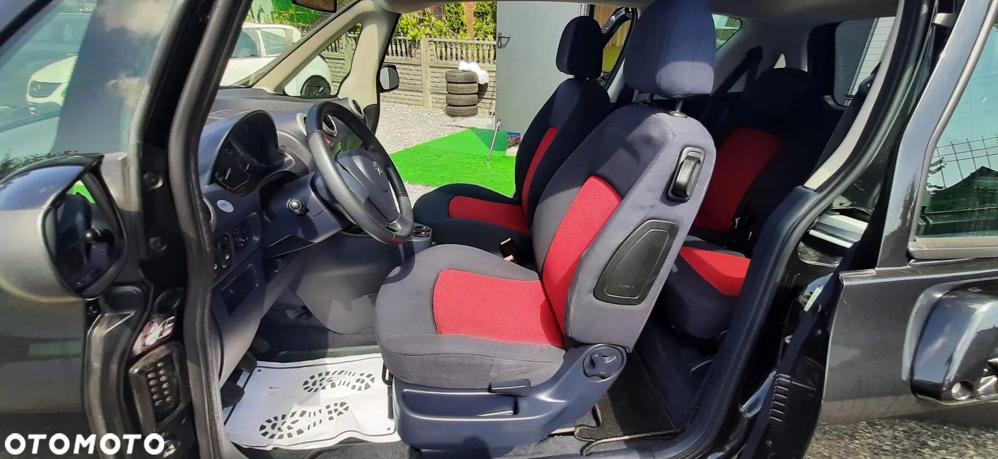 Peugeot 1007 - 24