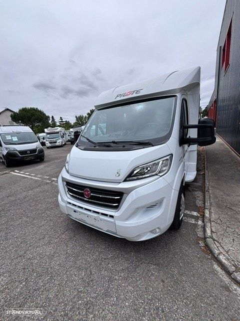 Pilote Essential P740  Cama central - 3