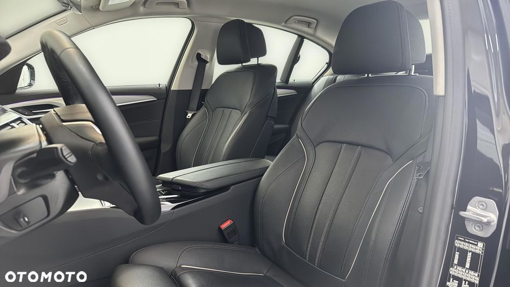 BMW Seria 5 530i xDrive mHEV Luxury Line - 12