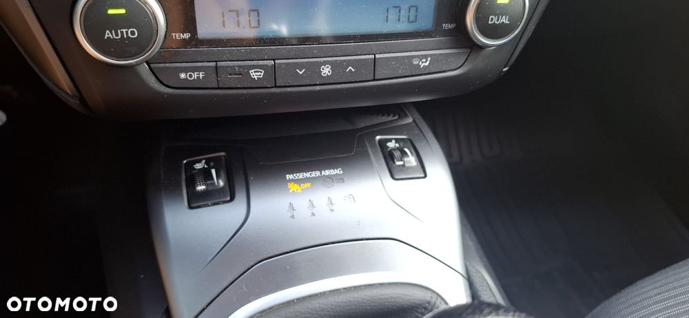 Toyota Avensis - 6