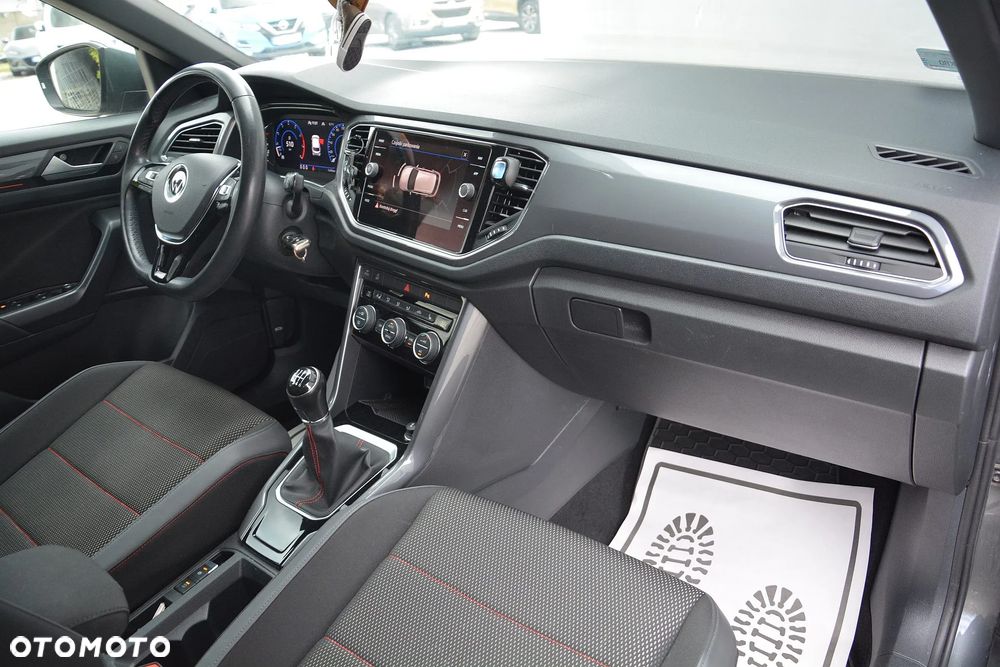 Volkswagen T-Roc - 14